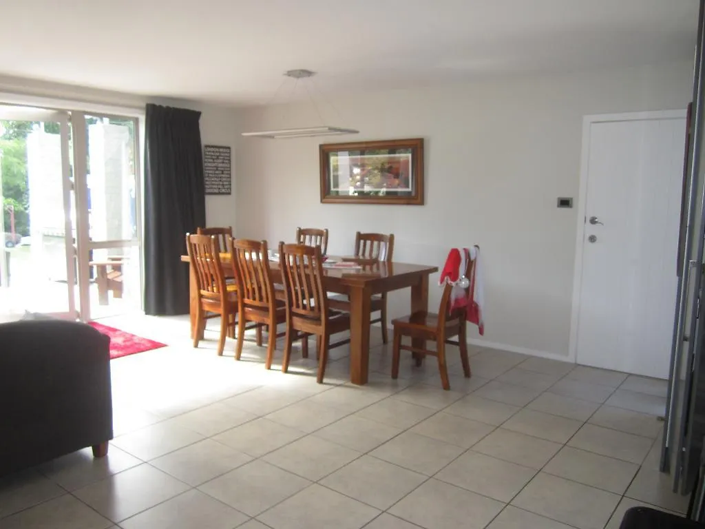Airport Guesthouse Christchurch Airport Bed & Breakfast